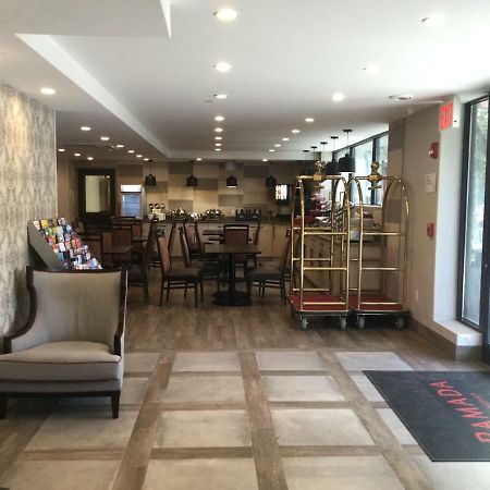 Ramada By Wyndham Bronx Terminal Hotell New York Eksteriør bilde