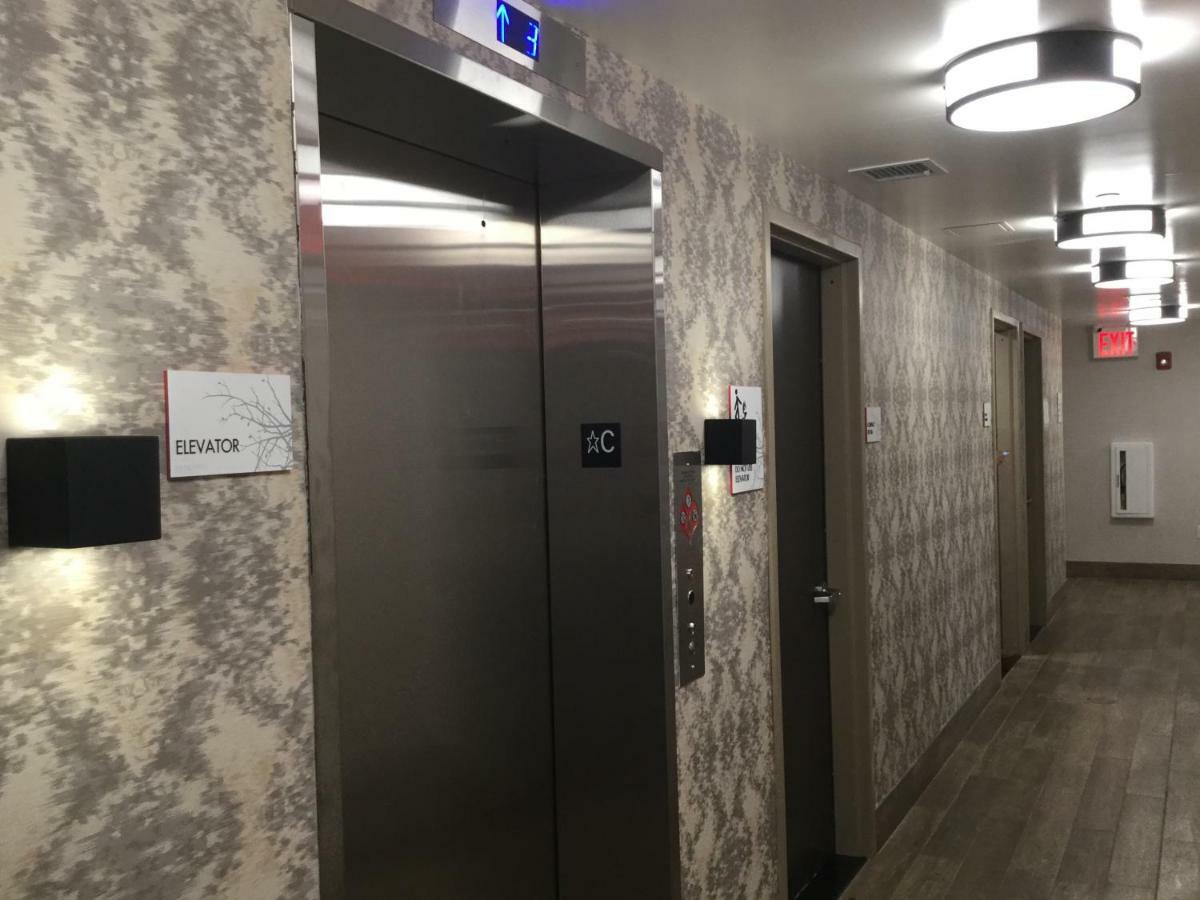 Ramada By Wyndham Bronx Terminal Hotell New York Eksteriør bilde